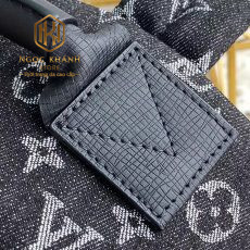 Ba lo louis vuitton mau den hoa tiet hoa den dai do 9