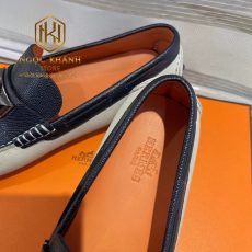 Giay luoi hermes mau trang phoi den hoa tiet khoa 5