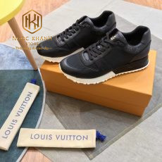 Giay nam Louis vuitton mau den hoa tiet hoa den 8 1