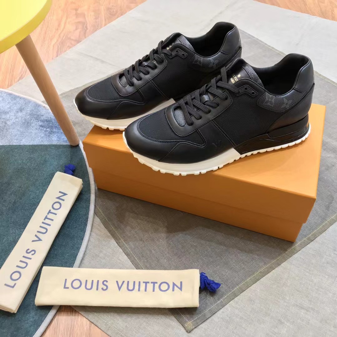 Giay nam Louis vuitton mau den hoa tiet hoa den 8