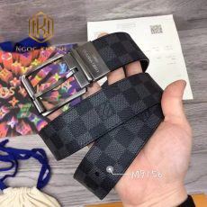 That lung nam louis vuitton caro khoa kim dau vuong day caro den mat trang 3