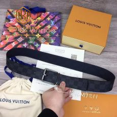 That lung nam louis vuitton caro khoa kim dau vuong day caro xanh mat trang 8