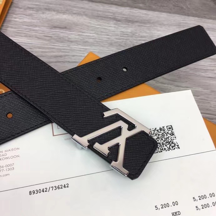 That lung nam louis vuitton da taiga mat khoa xuong day den mat trang 3