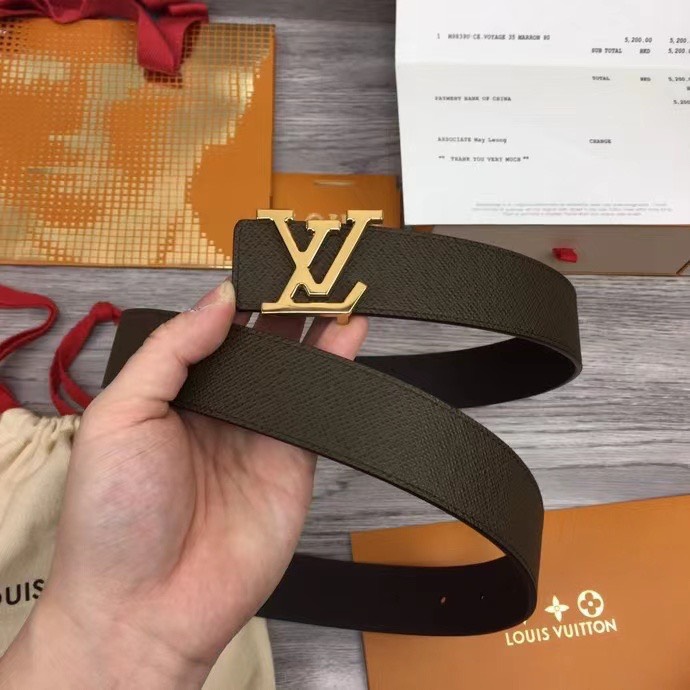 That lung nam louis vuitton da taiga mat khoa xuong day nau mat vang 2