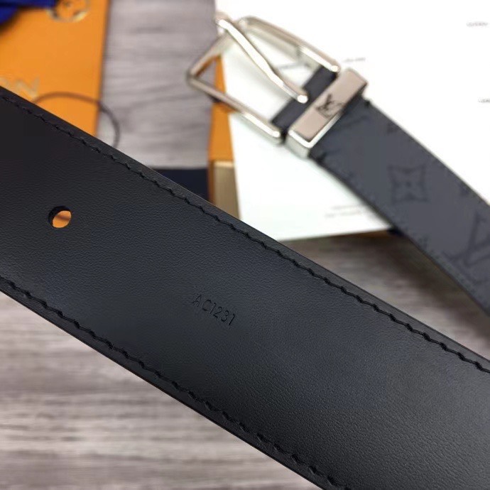 That lung nam louis vuitton hoa xam khoa kim dau vuong trang 1