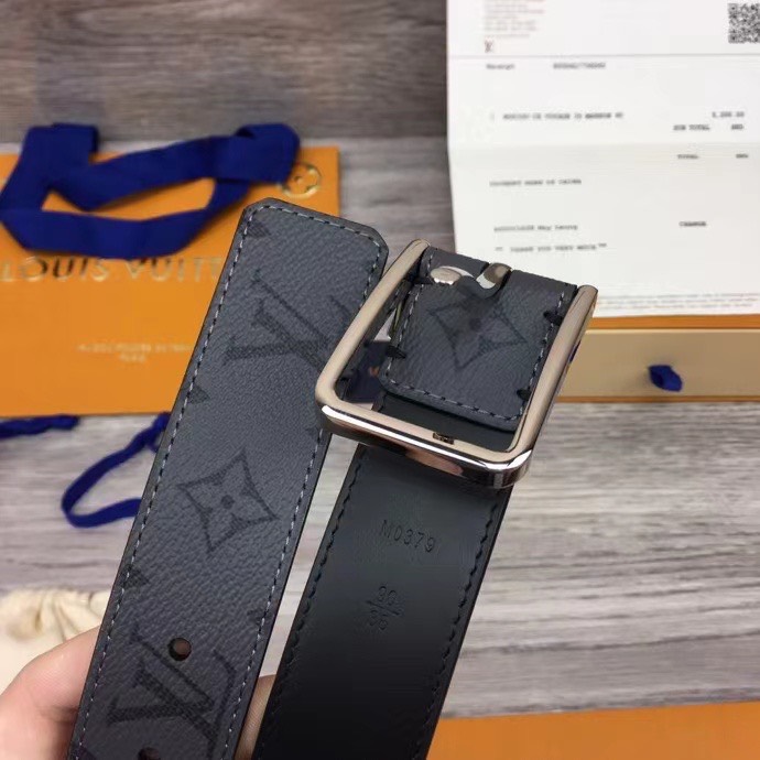 That lung nam louis vuitton hoa xam khoa kim dau vuong trang 2