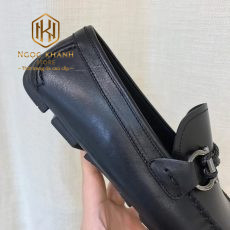 giay luoi Salvatore Ferragamo da tron tag lech mau den 6