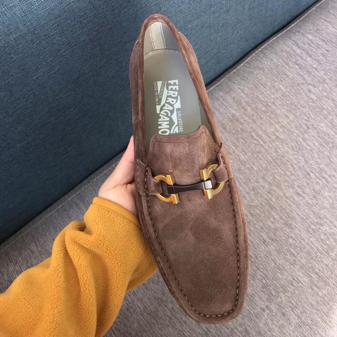 giay luoi Salvatore Ferragamo de cao da lon mat khoa vang mau nau 2