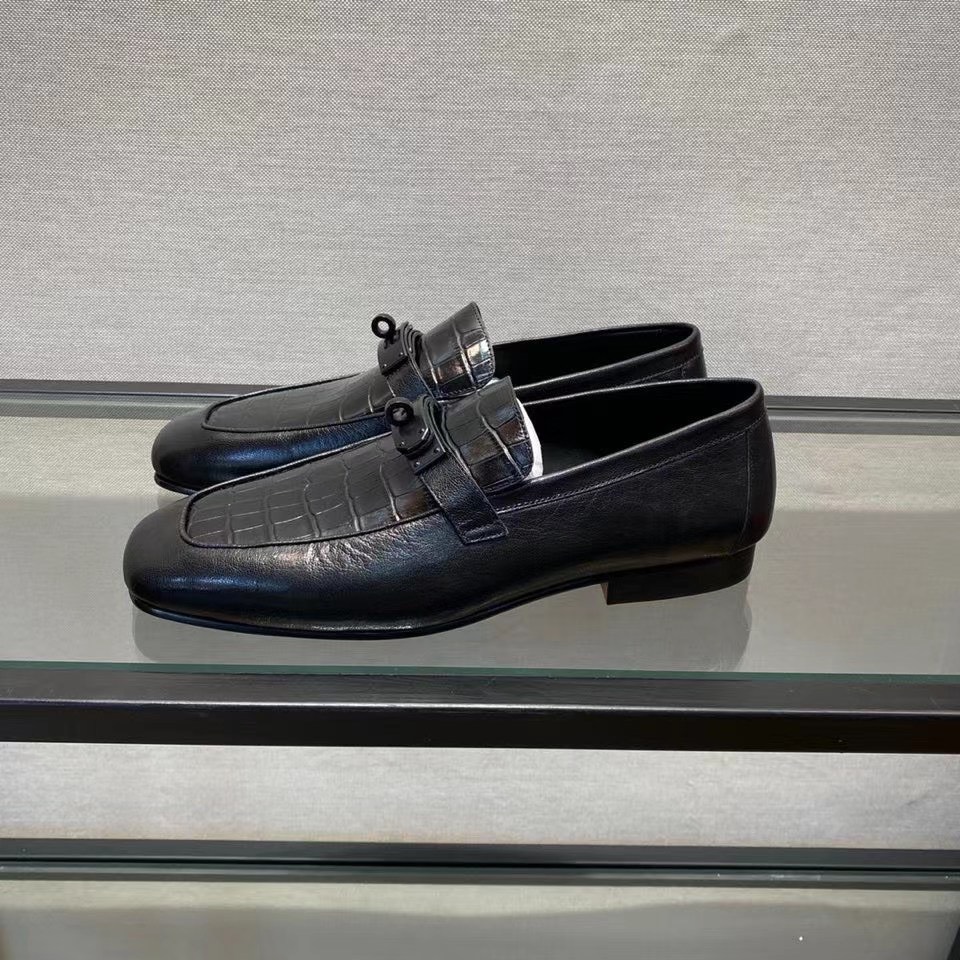 GIÀY LƯỜI NAM HERMES ĐẾ CAO HỌA TIẾT VÂN CÁ SẤU MẶT KHÓA GLHM09 7 giay luoi hermes de cao mau den hoa tiet van ca sau mat khoa den 4