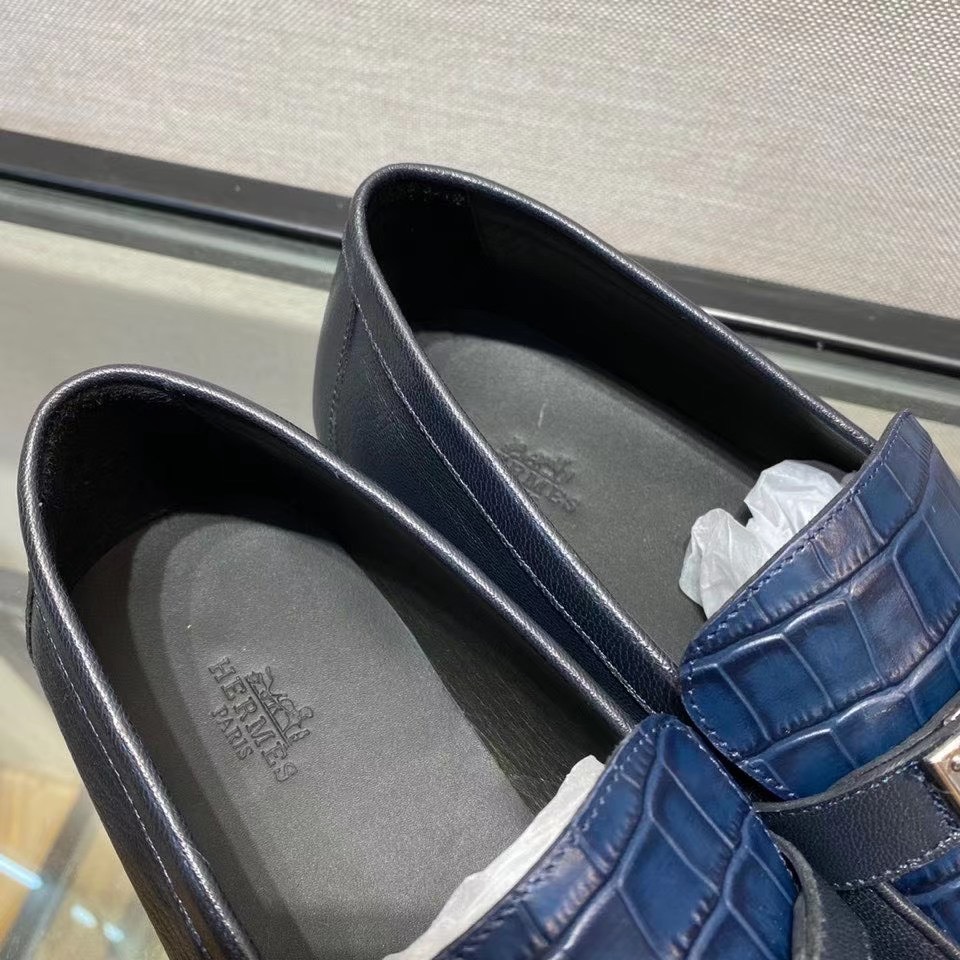 GIÀY LƯỜI NAM HERMES ĐẾ CAO HỌA TIẾT VÂN CÁ SẤU MẶT KHÓA GLHM09 11 giay luoi hermes de cao mau xanh hoa tiet van ca sau mat khoa trang 1