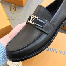 giay luoi louis vuitton de cao tag xam logo nho trang da tron mau den 4