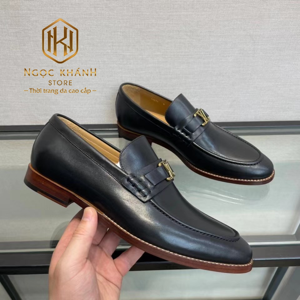 giay luoi louis vuitton mau den de cao da taiga hoa tiet logo giua8