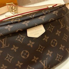 Túi đeo chéo nam Louis Vuitton