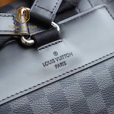 Ba lo louis vuitton hoa tiet caro den dang rut 18