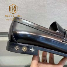 GIAY LUOI LOUIS VUITTON NAM DE CAO MAU DEN DA BONG HOA TIET DAY XICH GLLV32 7