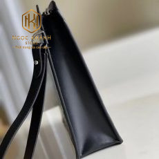 VI NAM LOUIS VUITTON CAM TAY HOA TIET CARO CHIM LIKEAUTH VNLV06 6