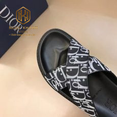 dep nam dior hoa tiet chu mau trang quai cheo 4