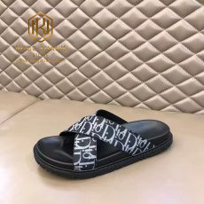 dep nam dior hoa tiet chu mau trang quai cheo 5