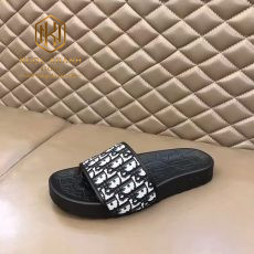 dep nam dior hoa tiet chu mau trang quai ngang 4