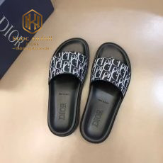 dep nam dior hoa tiet chu mau trang quai ngang 5