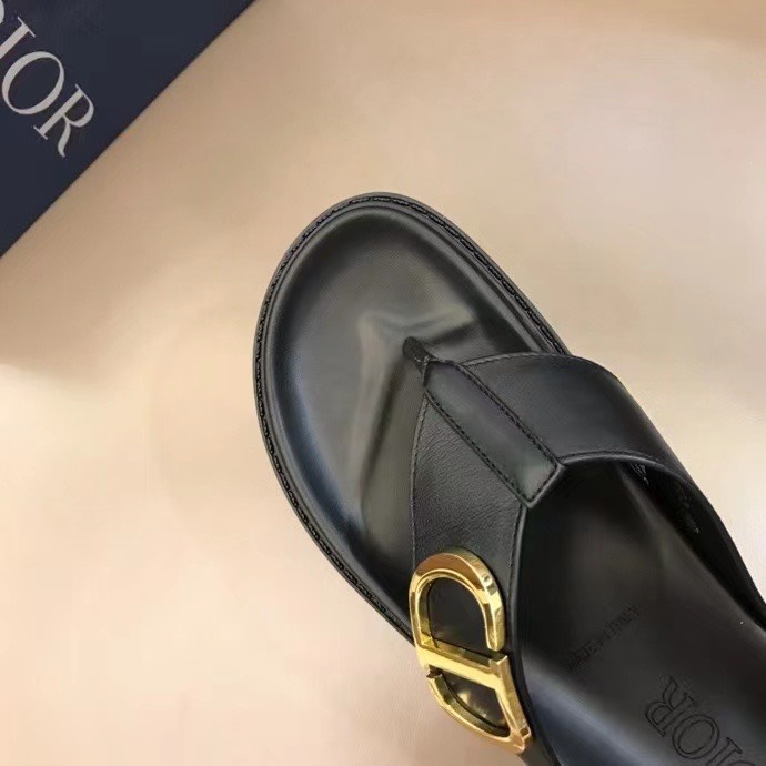 dep nam dior mau den da tron hoa tiet logo vang xo ngon 1