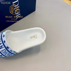 dep nam dior quai ngang mau trang hoa tiet chu 4