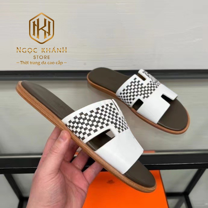 dep nam hermes mau nau quai trang hoa tiet cham like auth 3