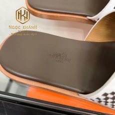 dep nam hermes mau nau quai trang hoa tiet cham like auth 5