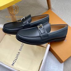 giay luoi louis vuitton de cao mau den logo nho trang da taiga 3