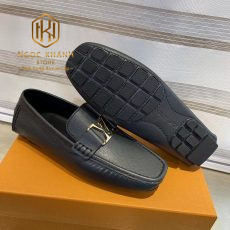 giay luoi louis vuitton like auth mau den da taiga mat logo vang 3