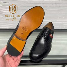 giay nam gucci mau den ke do theu ong 7