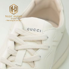 giay nam gucci rhyton mau trang hoa tiet chu moi 6
