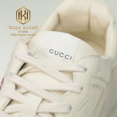 giay nam gucci rhyton mau trang hoa tiet logo 4
