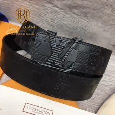 that lung nam Louis Vuitton caro chim hoa tiet logo khac chu mat den 2