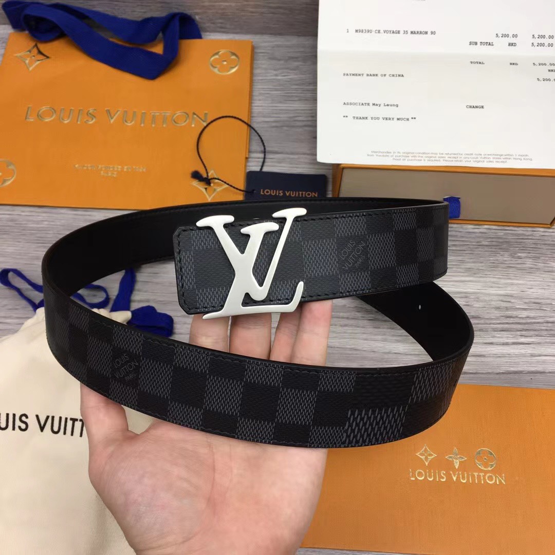 that lung nam Louis Vuitton caro moi hoa tiet logo mat trang 10