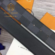 that lung nam Louis Vuitton caro moi hoa tiet logo mat trang 2