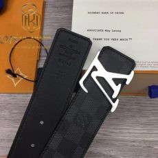 that lung nam Louis Vuitton caro moi hoa tiet logo mat trang 9