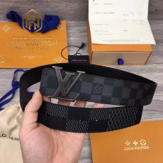 that lung nam Louis Vuitton caro moi hoa tiet logo thang mat den 2