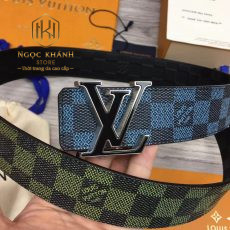 that lung nam Louis Vuitton caro phoi mau hoa tiet logo mat den 2