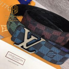 that lung nam Louis Vuitton caro phoi mau hoa tiet logo mat trang 6