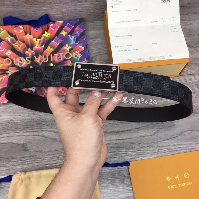 that lung nam Louis Vuitton day caro mat khoa chu nhat mat den day den 6