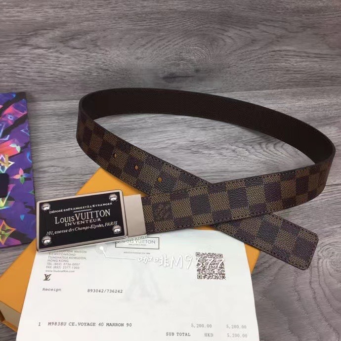 that lung nam Louis Vuitton day caro mat khoa chu nhat mat den day nau 7