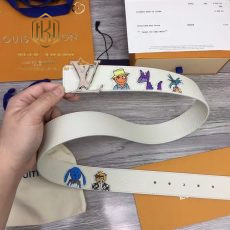 that lung nam Louis Vuitton day hoa phoi hoat honh hoa tiet logo mat trang day trang 4