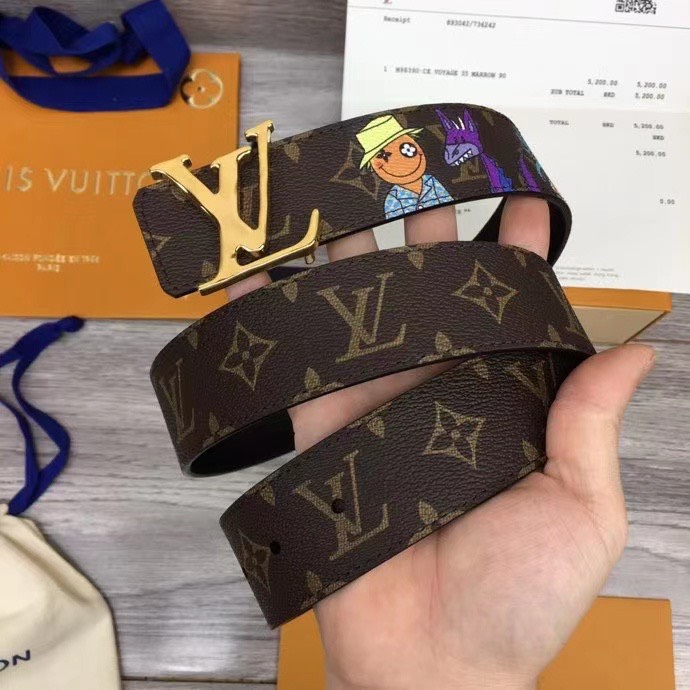 that lung nam Louis Vuitton day hoa phoi hoat honh hoa tiet logo mat vang day nau 4