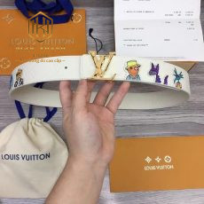that lung nam Louis Vuitton day hoa phoi hoat honh hoa tiet logo mat vang day trang 1