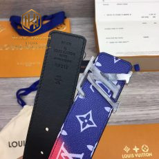 that lung nam Louis Vuitton hoa cau vong hoa tiet logo mat trang 4