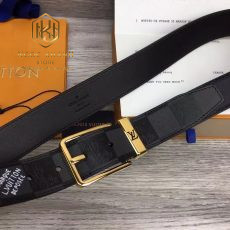 that lung nam Louis Vuitton mau den hoa tiet o dap chu khoa kim mat vang 8