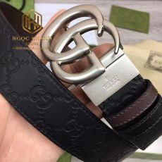 that lung nam gucci day dap logo hoa tiet chu G kep mat trang 4