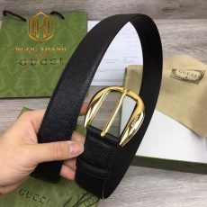 that lung nam gucci day dap logo hoa tiet khoa vong cung mat vang day den 2