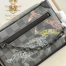 tui deo cheo louis vuitton hoa tiet caro den ve vat hinh hop 7 1